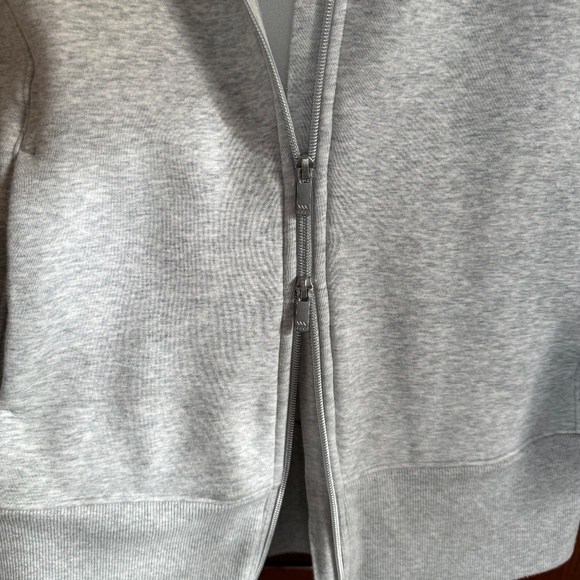 Extra long gray zip hoodie - Picture 8 of 8